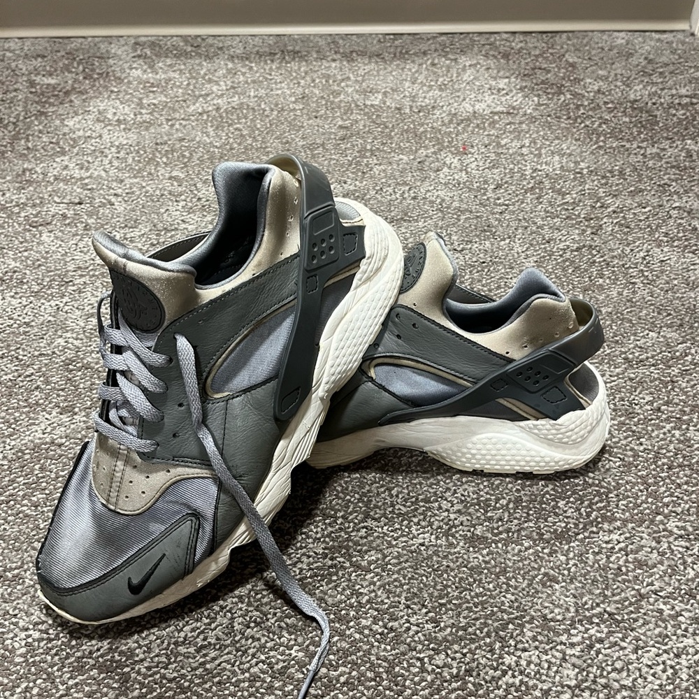 NIKE Huarache grey sneakers